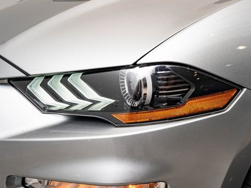 Used 2020 Ford Mustang Premium RWD image 15