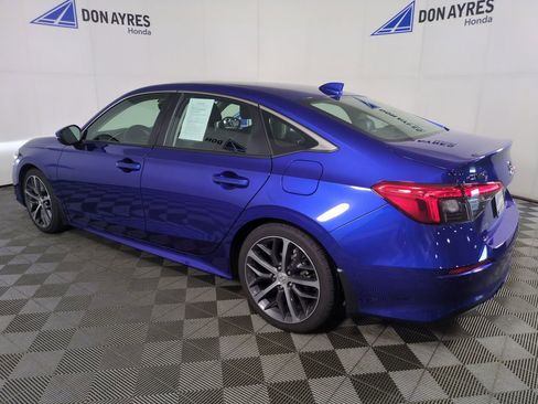 Used 2024 Honda Civic Touring image 3