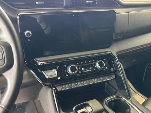 Used 2024 GMC Sierra 1500 AT4 w/ Technology Package AWD/4WD image 12