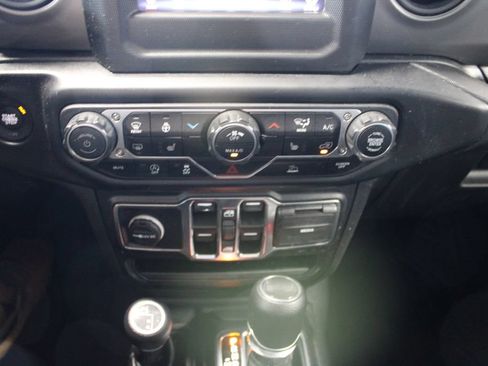 Used 2022 Jeep Wrangler Unlimited Sport AWD/4WD image 32