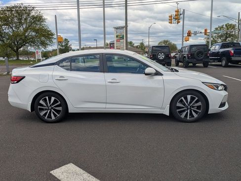 Used 2023 Nissan Sentra SV w/ SV Premium Package FWD image 4