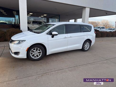 Used 2017 Chrysler Pacifica Touring Plus w/ Security Group image 1