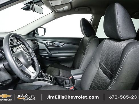 Used 2020 Nissan Rogue SV image 6