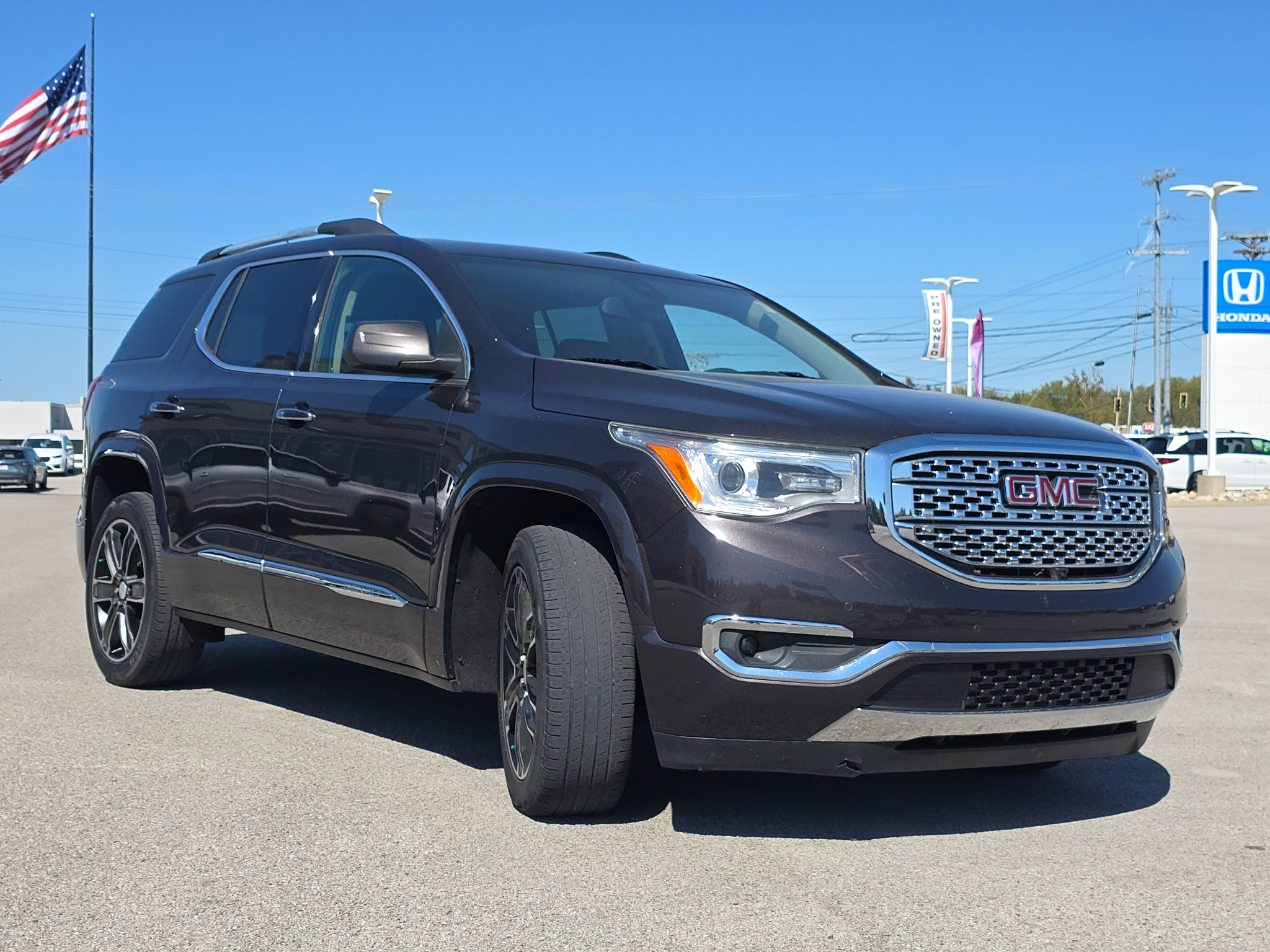 Used 2017 GMC Acadia Denali w/ Technology Package AWD/4WD image 6