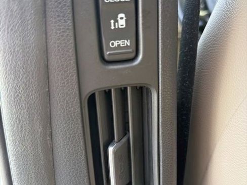 Used 2022 Honda Odyssey Elite image 17