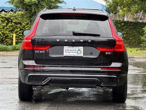 Used 2025 Volvo XC60 B5 Plus image 5