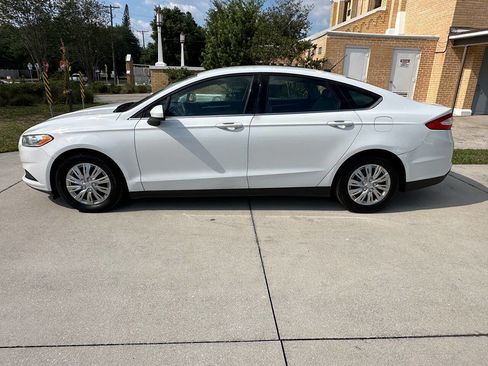 Used 2013 Ford Fusion S image 9
