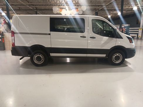 Used 2023 Ford Transit 250 Low Roof RWD image 12