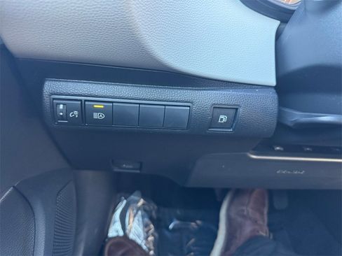 Used 2024 Toyota Corolla LE image 28