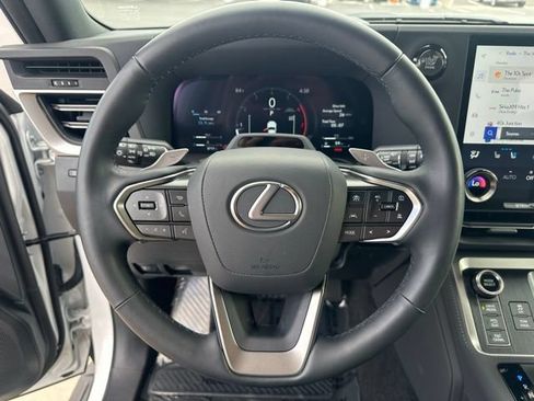 Used 2024 Lexus GX 550 AWD/4WD image 6
