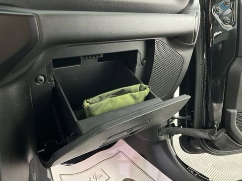 Used 2021 Jeep Wrangler Unlimited Sahara image 35