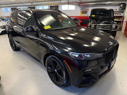 Used 2022 BMW X7 xDrive40i w/ M Sport Package AWD/4WD image 9