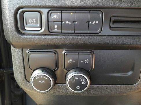 Used 2021 Chevrolet Tahoe RST w/ Luxury Package image 28