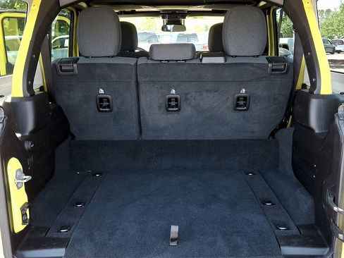Used 2024 Jeep Wrangler Unlimited Sahara AWD/4WD image 28