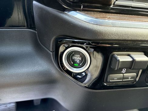 Used 2024 Chevrolet Silverado 2500 LT w/ Convenience Package image 18