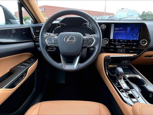 Used 2025 Lexus NX 250 FWD w/ Accessory Package (Z1) image 6