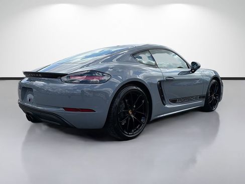 Used 2025 Porsche 718 Cayman image 3