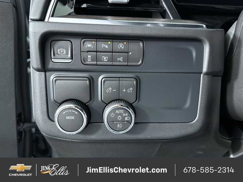 New 2026 Chevrolet Suburban LT w/ Comfort Package image 35