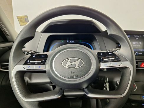 Used 2026 Hyundai Elantra SE FWD image 20