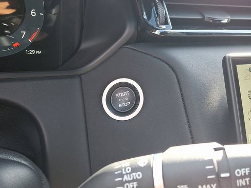 Used 2025 Land Rover Range Rover Velar S image 24