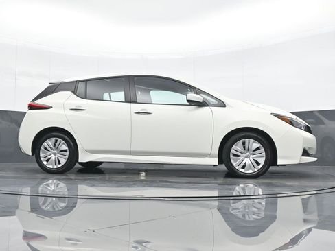 Used 2023 Nissan Leaf S image 22