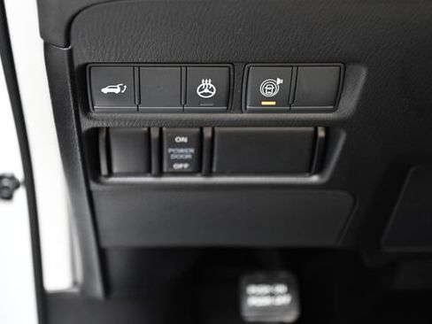 Used 2022 Nissan Armada Platinum AWD/4WD image 38