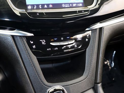 Used 2023 Cadillac XT6 Premium Luxury image 21