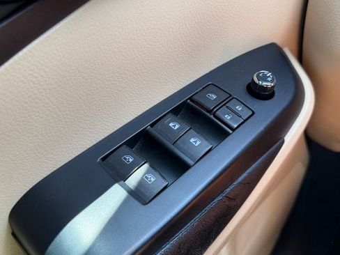 Used 2015 Toyota Highlander XLE FWD image 28