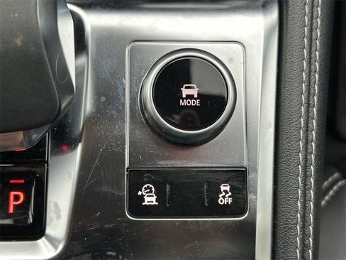 Used 2024 Jaguar F-PACE R-Dynamic S image 32