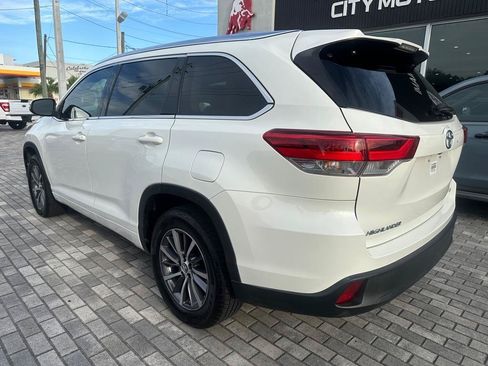 Used 2017 Toyota Highlander XLE FWD image 5