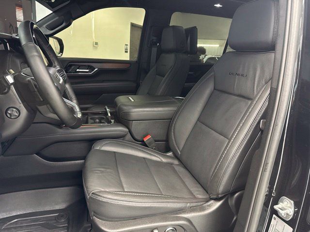 Used 2025 GMC Yukon XL Denali w/ Denali Reserve Package AWD/4WD image 20