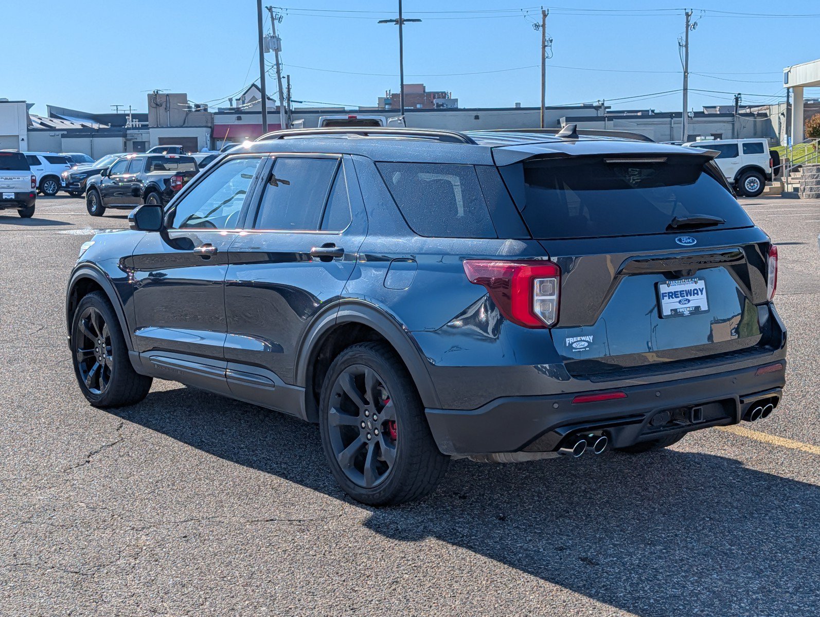 Used 2023 Ford Explorer ST w/ Technology Package AWD/4WD image 3