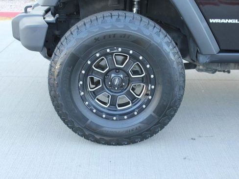 Used 2012 Jeep Wrangler Rubicon w/ PWR Convenience Group AWD/4WD image 26
