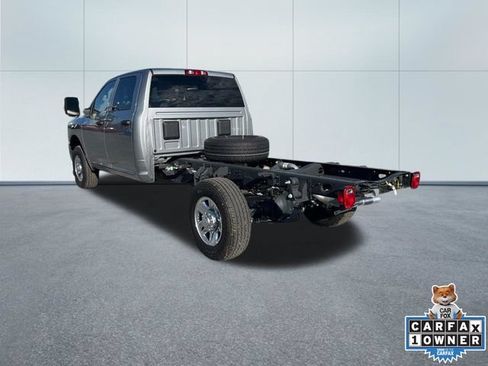Used 2023 RAM 3500 Tradesman w/ Chrome Appearance Group AWD/4WD image 6