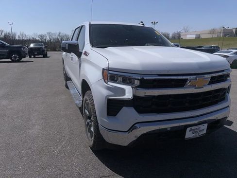 Used 2025 Chevrolet Silverado 1500 LT image 6