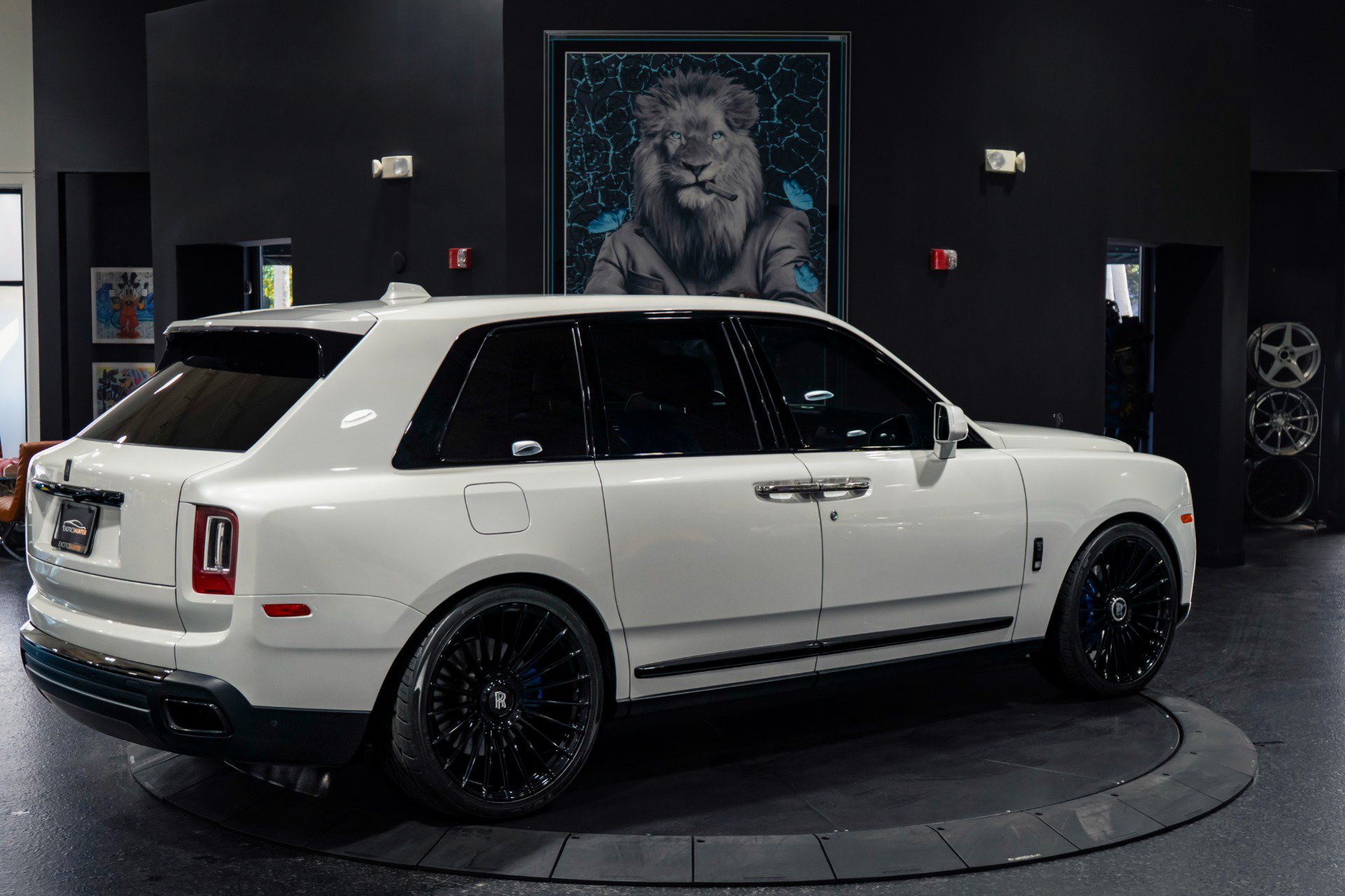Used 2021 Rolls-Royce Cullinan Black Badge AWD/4WD image 3