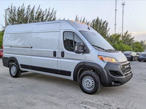 Used 2024 RAM ProMaster 2500 w/ Premium Convenience Group FWD image 11