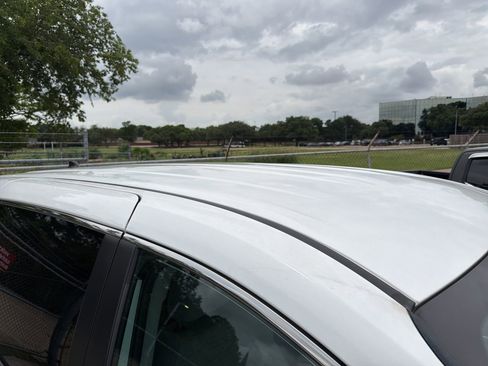 Used 2023 Toyota Sienna LE FWD image 4