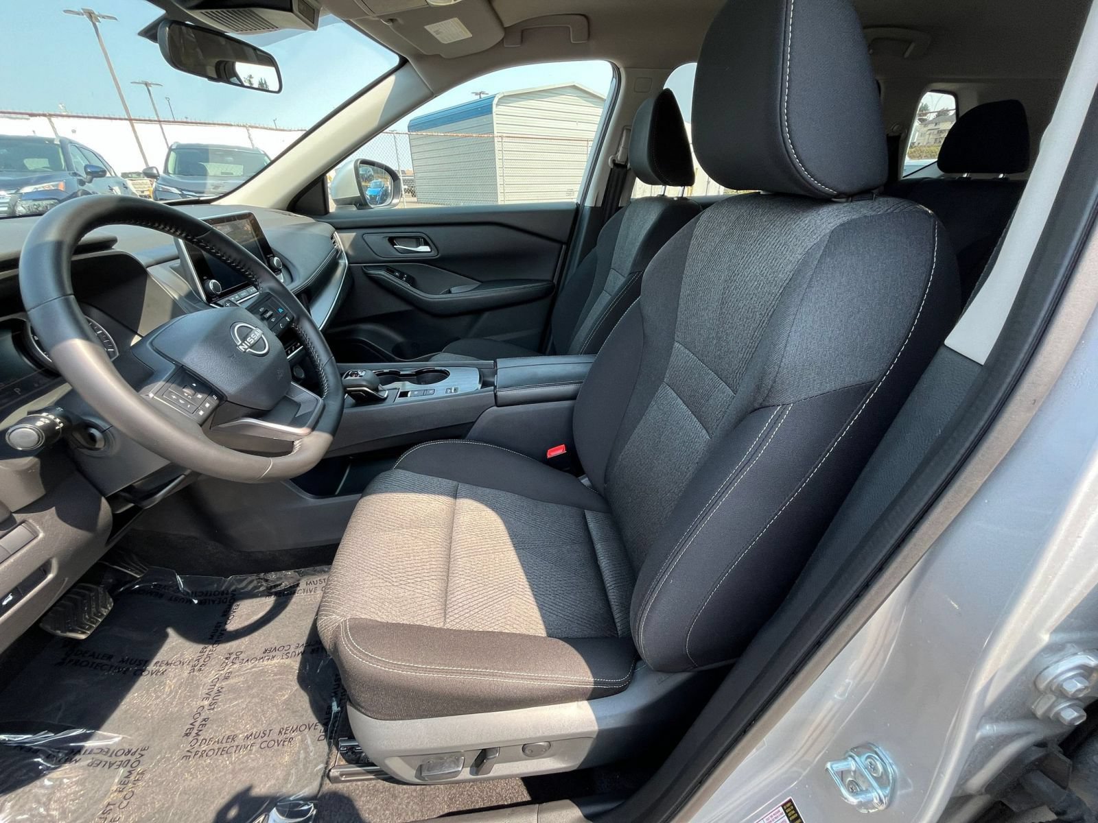 Used 2025 Nissan Rogue SV FWD image 28
