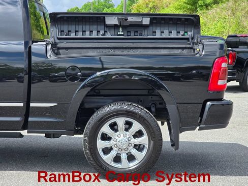 Used 2022 RAM 2500 Limited AWD/4WD image 18