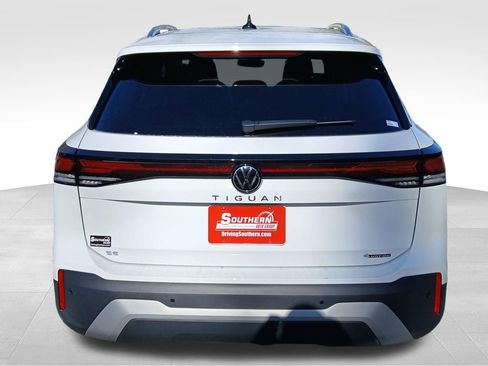 New 2026 Volkswagen Tiguan SE image 4