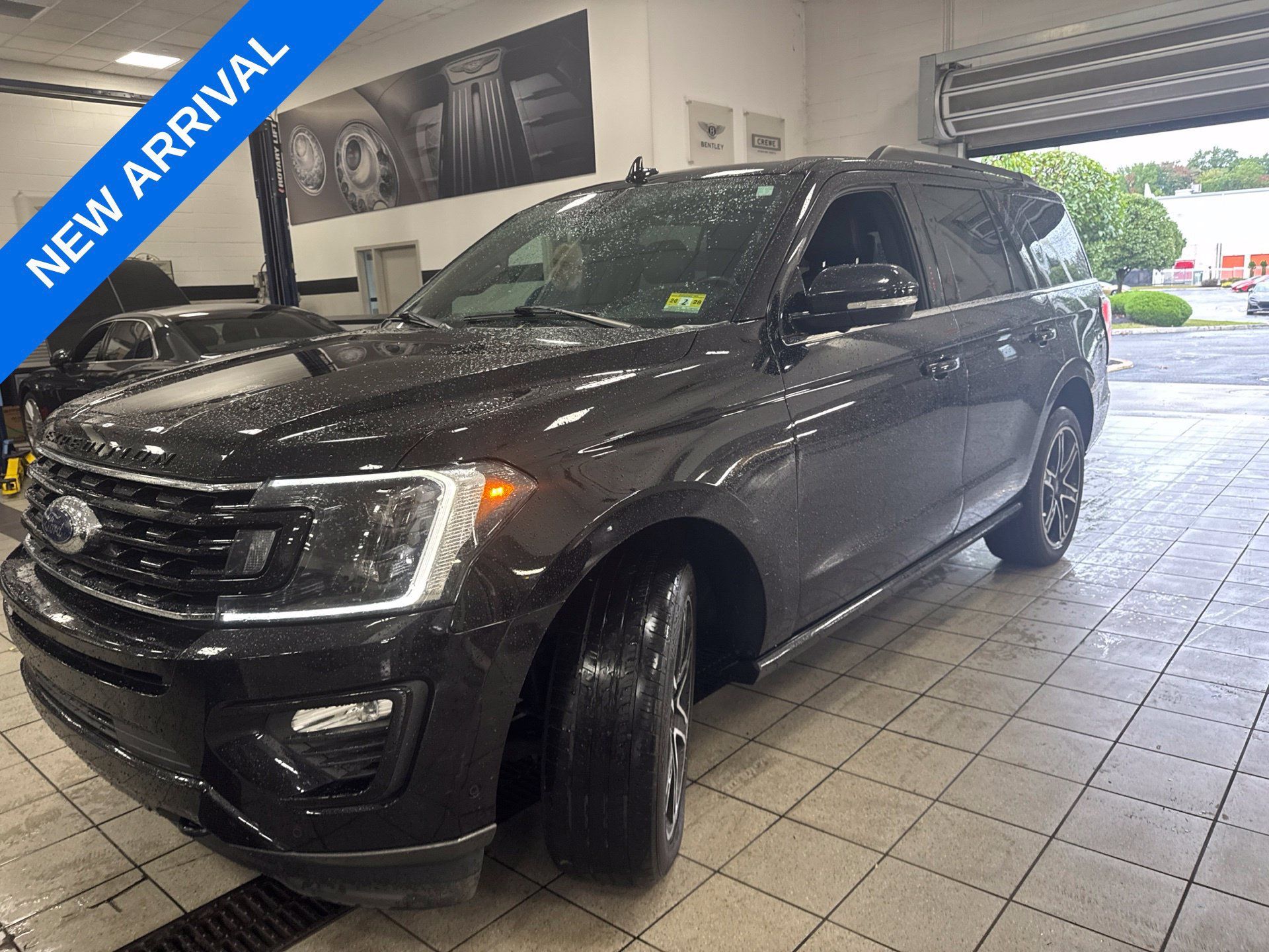 Used 2021 Ford Expedition Limited AWD/4WD image 5