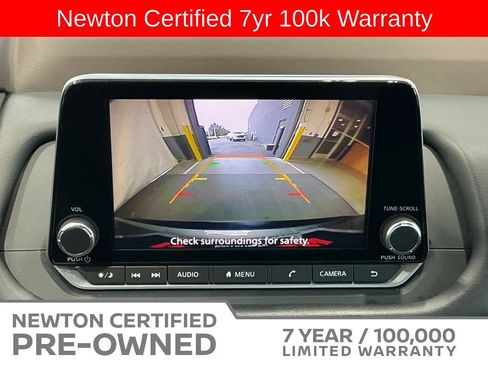 Used 2023 Nissan Rogue S FWD image 9