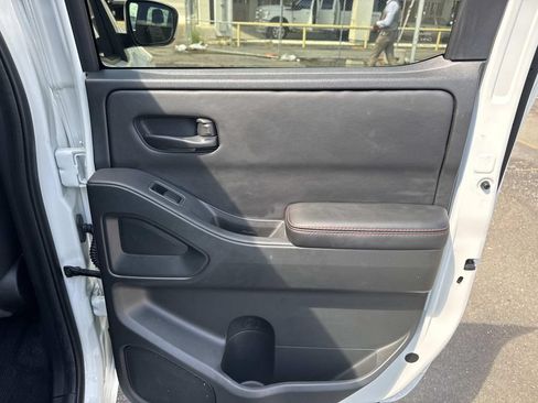 Used 2026 Nissan Frontier PRO-4X AWD/4WD image 17
