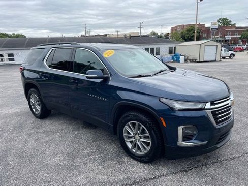 Used 2023 Chevrolet Traverse LT FWD image 3