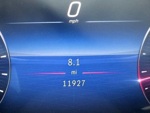 Used 2023 Mercedes-Benz GLC 300 4MATIC w/ AMG Line image 4