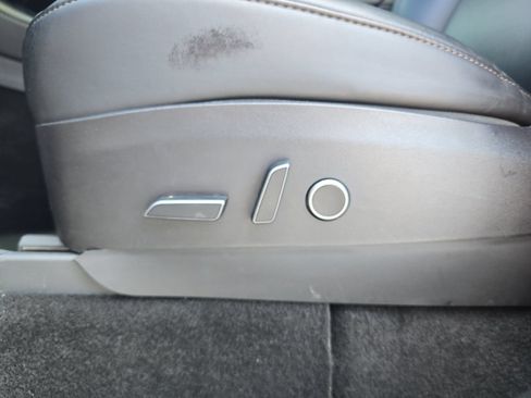Used 2022 Tesla Model Y Performance AWD/4WD image 16