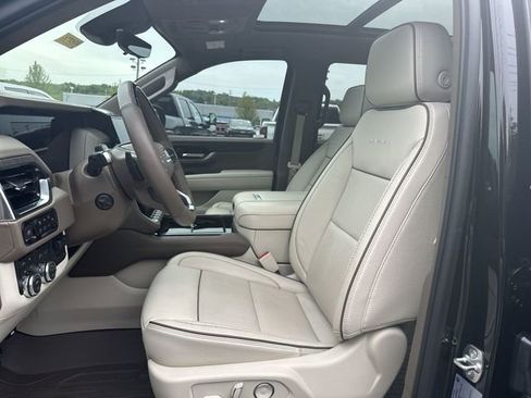 Used 2025 GMC Yukon Denali w/ Denali Reserve Package AWD/4WD image 16