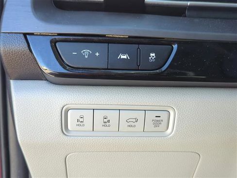 Used 2022 Kia Carnival SX image 19