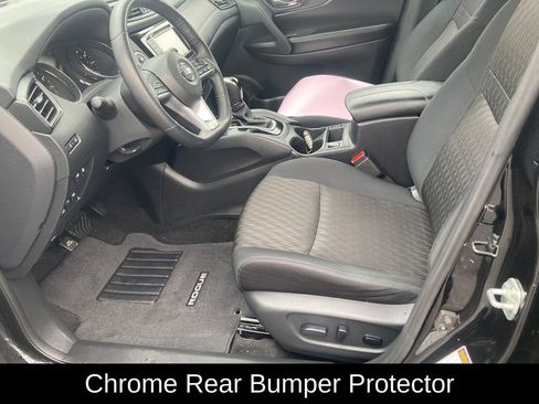 Used 2018 Nissan Rogue SV w/ Premium Package image 12